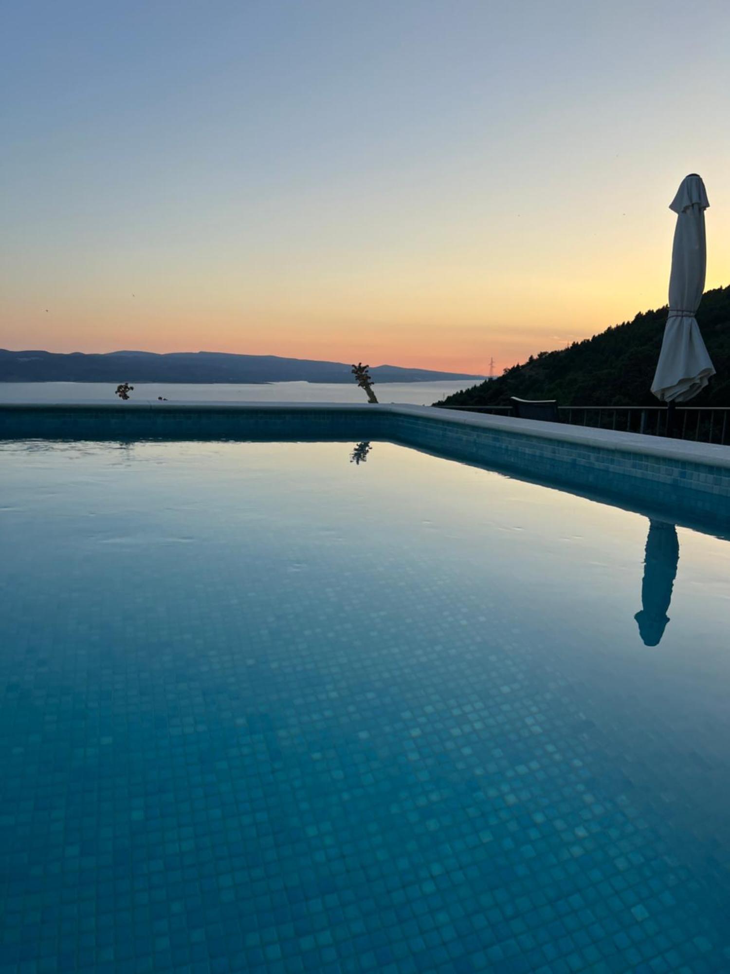 Villa Kristina - Ferienhaus Baska Voda - Topici, Private Outdoor Swimmingpool, Wifi المظهر الخارجي الصورة